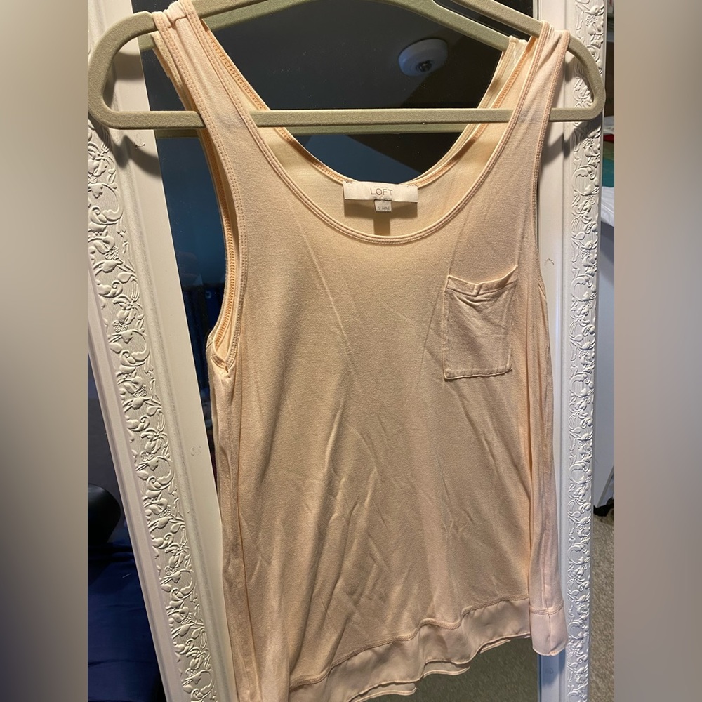 Loft Sleeveless peach top